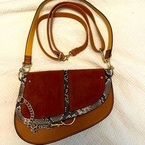 Adorable purse 👜 with detachable shoulder strap